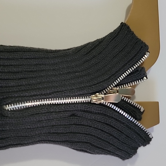 🆕️Envy Charcoal Leg Warmers with Zipper - Picture 4 of 5